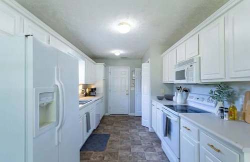 East Fayetteville House | Beautiful and relaxing cottage!