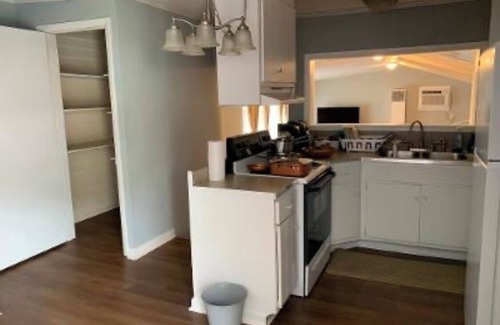 Bowling Green Apartment | Beautiful and Spacious 3-bedroom apartment in charming Bowling Green.