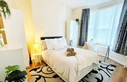 Liverpool House | Beautiful and spacious House in Liverpool, UK