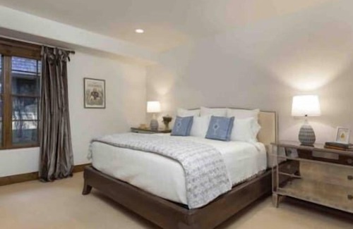 Aspen House | BEAUTIFUL AND SPACIOUS HOME-MOROON CREEK GOLF CLUB