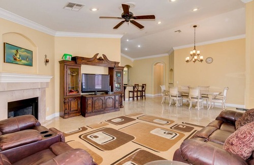 Paradise Valley Village House | Beautiful and Spacious! 4 bedroom 2 bathroom / Private Diving Pool