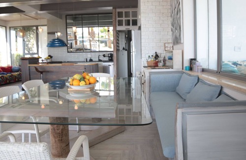 Les Deux Oueds Villa | Beautiful and spacious villa with a large waterfront garden