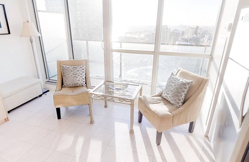 Downtown Toronto Apartment | Beautiful and Stylish Studio Condo in DT Toronto