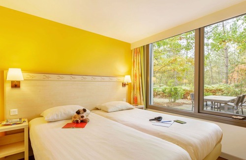 Chaumont-sur-Tharonne House | Beautiful apartment in villa for 4 people with pool, WIFI, hot tub, TV, terrace and parking