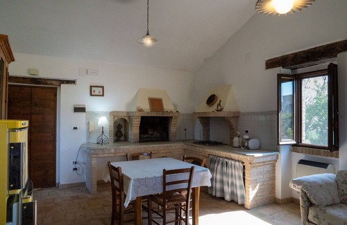 Citta Sant'Angelo Apartment | Beautiful apartment for 4 people with pool, WIFI, TV, pets allowed and panoramic view