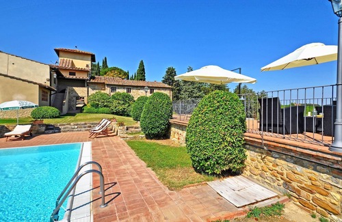 San Casciano in Val di Pesa Apartment | Beautiful apartment with WIFI, pool, TV, pets allowed and panoramic view, close to Greve In Chia.