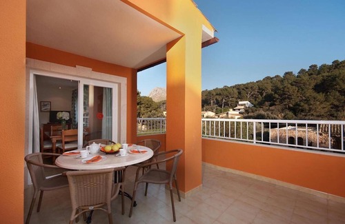 Cala San Vicente Apartment | Beautiful Apartment “Pinos Altos T3” with Pool, Wi-Fi, Balcony & Terrace