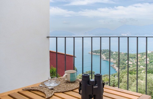 Stazzema Apartment | Beautiful apartment for 4 people with WIFI, A/C, TV and terrace