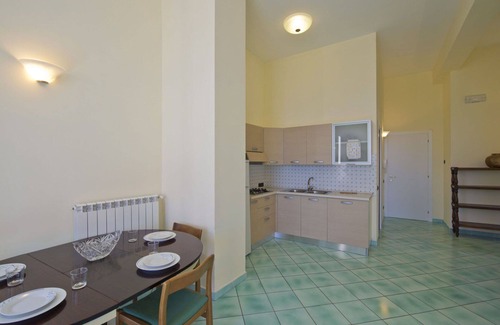 Vietri sul Mare Apartment | Beautiful apartment for 6 people with TV and terrace