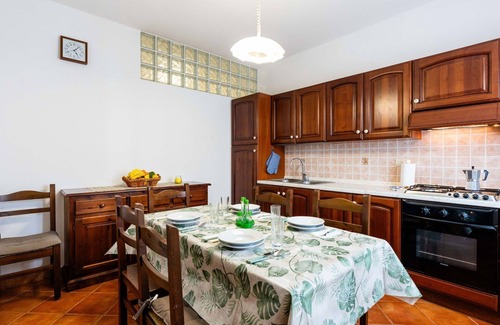 Diano Castello Apartment | Beautiful apartment for 4 guests with WIFI, pool, TV, patio, pets allowed and parking