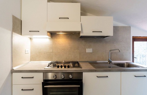 Diano Castello Apartment | Beautiful apartment for 6 guests with WIFI, pool, TV, terrace and pets allowed