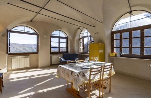 Novelli Apartment | Beautiful apartment for 6 people with WIFI, pool, TV, terrace, pets allowed and panoramic view