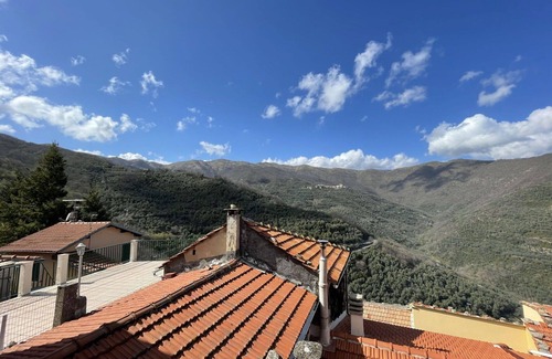 Valloria Apartment | Beautiful apartment for 4 guests with WIFI, TV and terrace