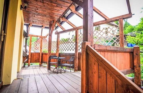 Cesky Krumlov Apartment | Beautiful apartment for 5 people with WIFI, patio and pets allowed