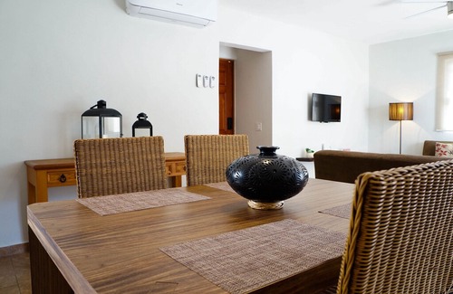 Downtown Cabo San Lucas Apartment | Beautiful apartment 10min walk to the marina!