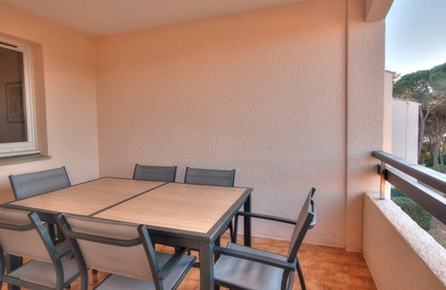 Valescure Apartment | Beautiful apartment in Saint-Raphaël with pool view