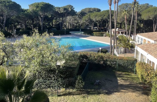 Valescure Apartment | Beautiful apartment in Saint-Raphaël with pool view