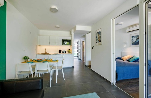Balatonszemes Apartment | Beautiful apartment for 6 people with A/C, WIFI, pool, TV, terrace and pets allowed