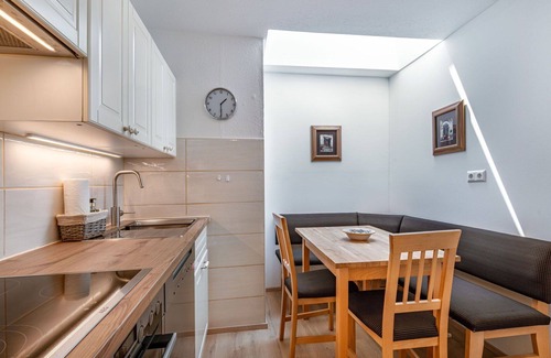 Sankt Urban Apartment | Beautiful apartment for 6 guests with WIFI, terrace, panoramic view and parking