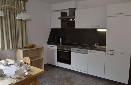 Sankt Anton am Arlberg Villa | Beautiful apartment in villa for 4 guests with WIFI, TV and pets allowed