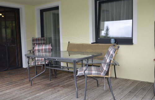 Sankt Anton am Arlberg Villa | Beautiful apartment in villa for 4 guests with WIFI, TV and pets allowed