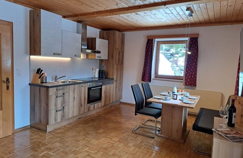 Wildschoenau Villa | Beautiful apartment in villa for 3 guests with WIFI, TV and balcony