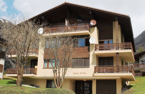Sedrun Apartment | Beautiful apartment for 6 people with TV, balcony and parking