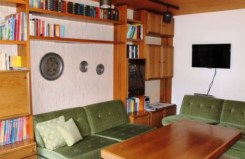 Sedrun Apartment | Beautiful apartment for 6 people with TV, balcony and parking