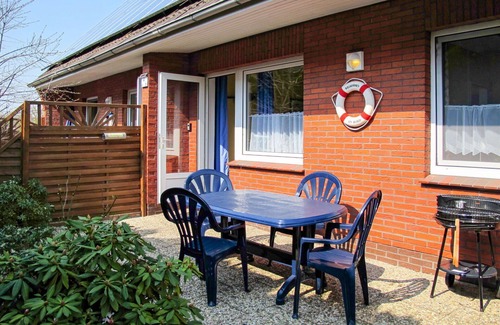 Sehestedt Apartment | Beautiful apartment for 4 guests with WIFI, TV, terrace and pets allowed
