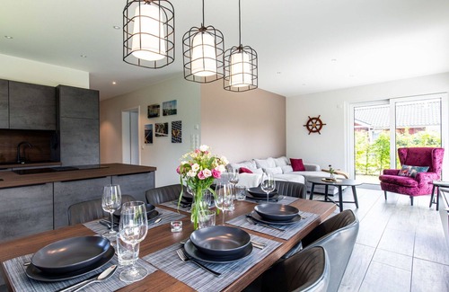 Butjadingen Apartment | Beautiful apartment for 11 guests with WIFI, TV and terrace