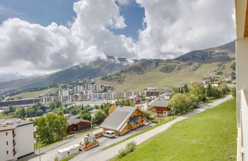 La Toussuire Apartment | Beautiful apartment for 4 guests with WIFI, TV and balcony