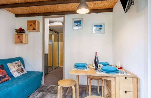 Val Claret Apartment | Beautiful apartment for 3 people with WIFI, TV, balcony and pets allowed