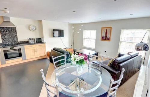 Scarborough House | Beautiful Apartment with Sea Views in the Old Town