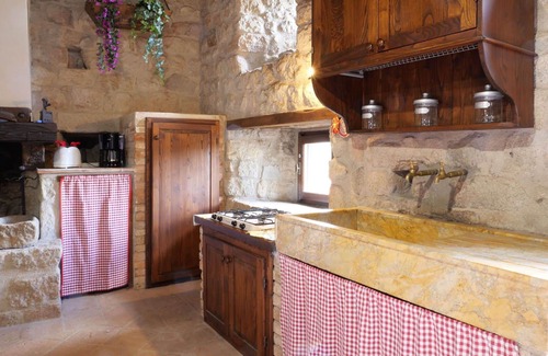 Roccastrada Villa | Beautiful apartment in villa for 8 guests with WIFI, TV and patio