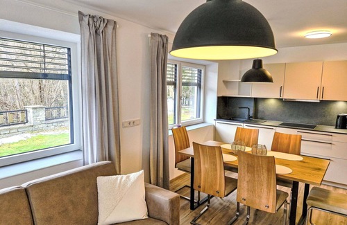 Arzl im Piztal Apartment | Beautiful apartment for 5 people with WIFI, TV, terrace and pets allowed