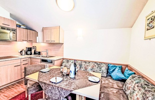 Mayrhofen Apartment | Beautiful apartment for 4 people with WIFI, TV, balcony and pets allowed