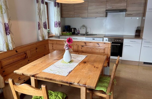 Piesendorf Villa | Beautiful apartment in villa for 5 guests with WIFI, TV and terrace