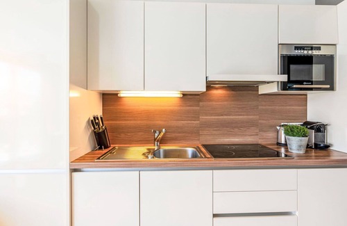 Furth Apartment | Beautiful apartment for 6 guests with WIFI, TV, terrace, pets allowed and parking