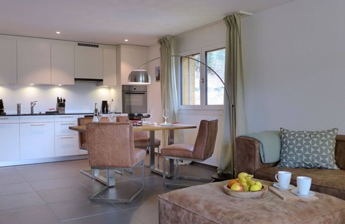 Blausee Apartment | Beautiful apartment for 4 people with WIFI, TV, balcony, pets allowed and panoramic view