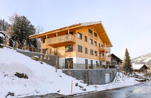 Zweisimmen Apartment | Beautiful apartment for 2 guests with WIFI, TV and balcony