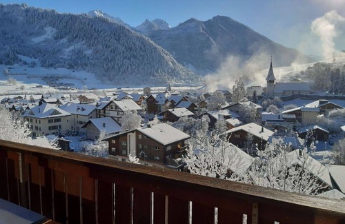 Zweisimmen Apartment | Beautiful apartment for 6 guests with WIFI and balcony