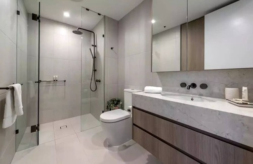 Reid Apartment | Beautiful apartment close to ANZAC Pde and Lake Burley Griffin