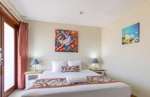 Marie Pampoen Apartment | Beautiful apartment in Willemstad with a pool, spa and wellness