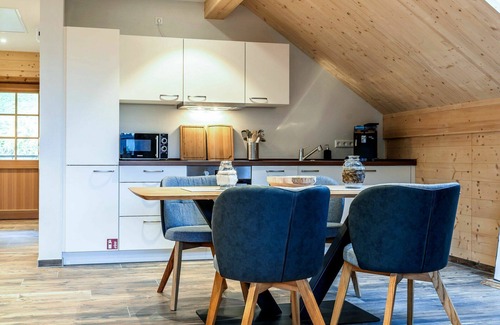 Hofstetten Apartment | Beautiful apartment for 4 guests with WIFI, TV, patio and pets allowed