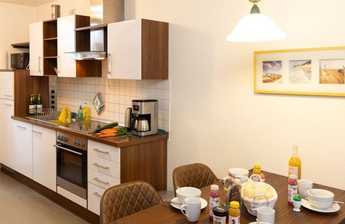 Lubmin Apartment | Beautiful apartment for 4 guests with WIFI, TV, terrace, pets allowed and parking