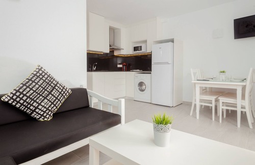 Cala'n Bosch Apartment | Beautiful Apartment with Terrace, Pool & Wi-Fi