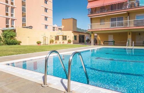Malgrat de Mar Apartment | Beautiful Apartment In Malgrat De Mar With 2 Bedrooms, Wifi And Outdoor Swimming Pool