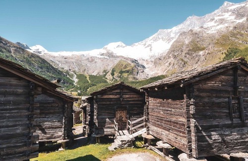 Saas-Fee Apartment | Beautiful apartment for 2 people with WIFI, TV and balcony