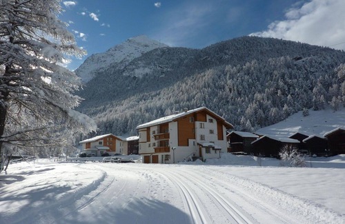 Saas Grund Apartment | Beautiful apartment for 4 guests with WIFI, balcony and pets allowed