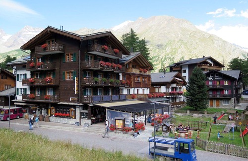 Saas-Fee Apartment | Beautiful apartment for 4 guests with WIFI, TV, balcony and pets allowed